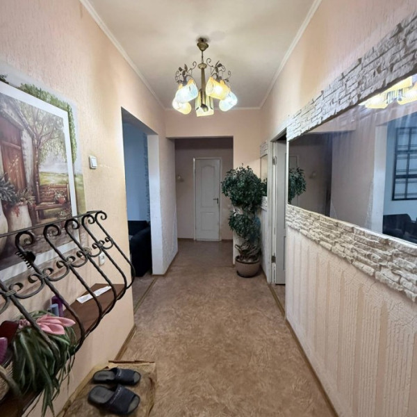 Фото Продам 4-х комнатную квартиру ул. Котовского пгт. Юбилейный