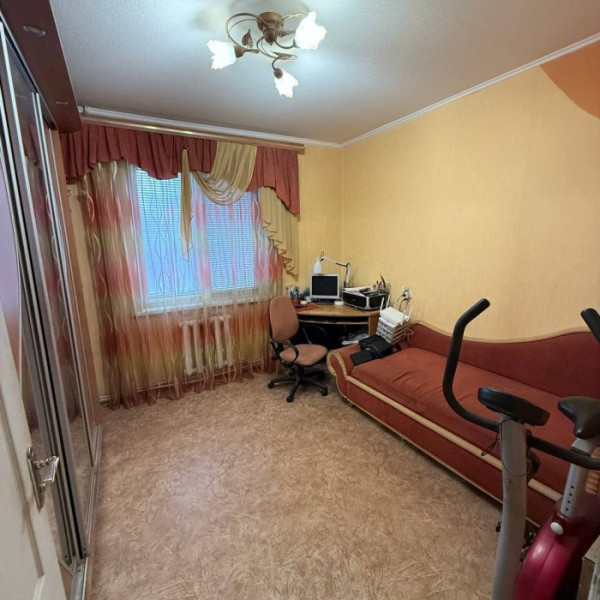 Фото Продам 4-х комнатную квартиру ул. Котовского пгт. Юбилейный