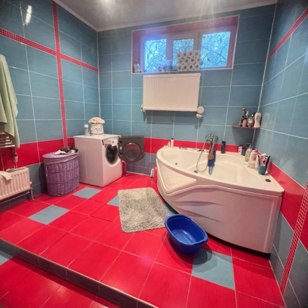 Фото Продам шикарный 3х этажный дом улица 2я Славянская