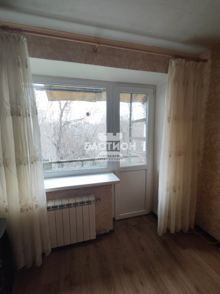 Фото 1- комнатная квартира, квартал Комарова, 14 , ID: 2194531