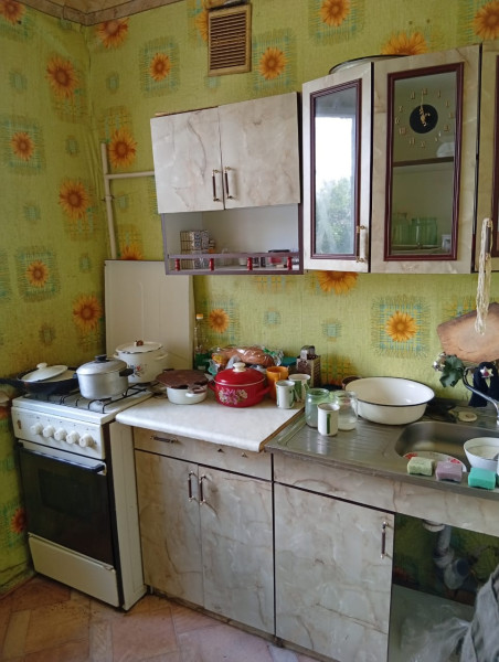 Продаётся трёхкомнатная квартира, 55,9 м²