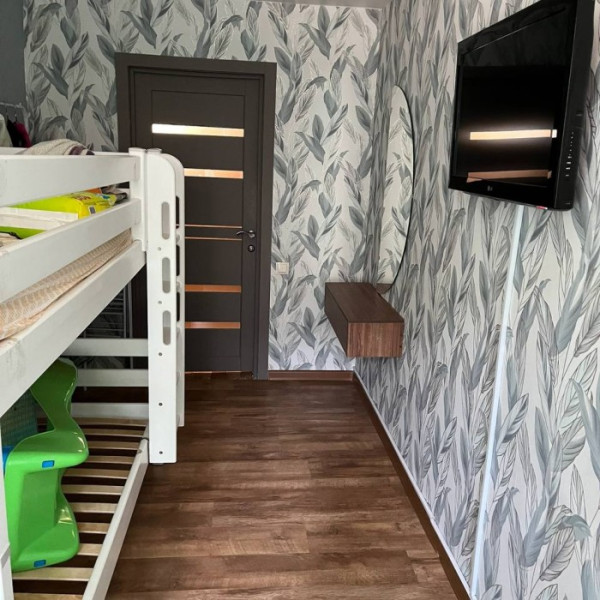 Фото Продам 2х -комнатную квартиру кв. 50 лет Обороны 2/5 эт