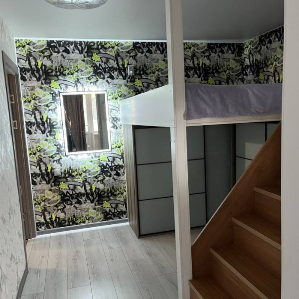 Фото Продам 2х -комнатную квартиру кв. 50 лет Обороны 2/5 эт