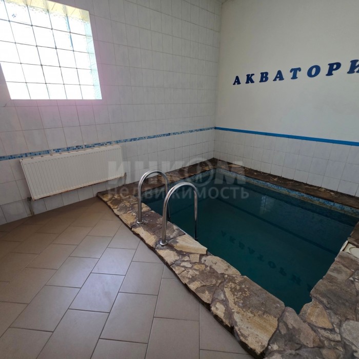 Фото Продам нежилое здание 491 м2 в городе Луганск р-н Буревестника