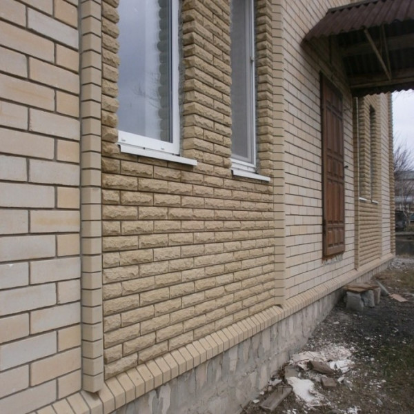 Фото Продам дом 220 м2 в г. Луганск пос. Юбилейный