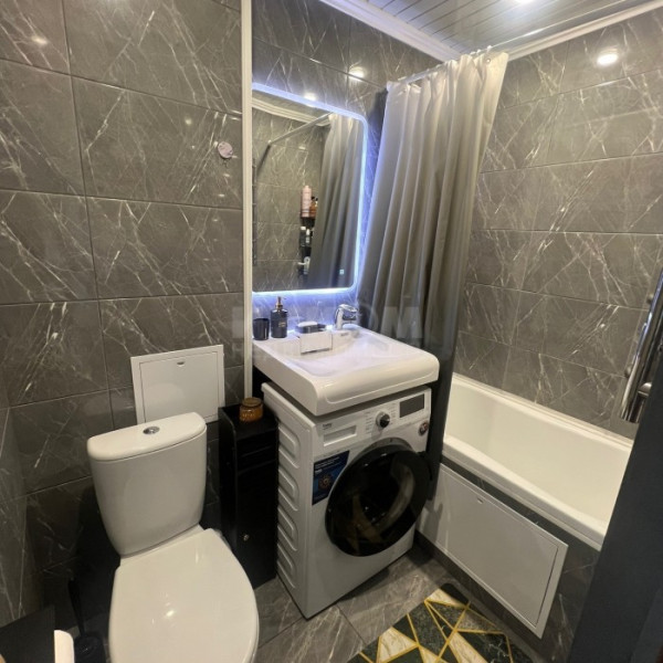 Фото Продам 3к кв. 50 Лет Обороны Луганска Мед. Городок