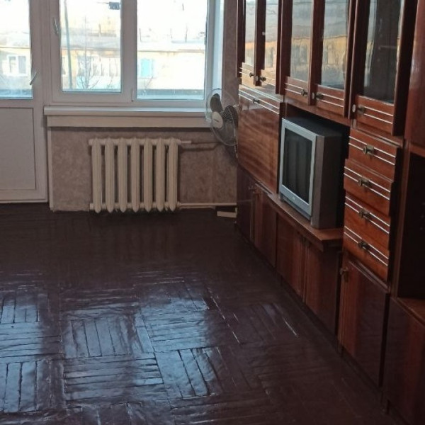 Фото № 6998 Продам 2х комн. квартиру в р-не маг. "Планета"