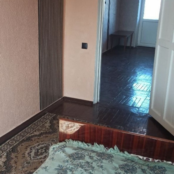 Фото № 6998 Продам 2х комн. квартиру в р-не маг. "Планета"