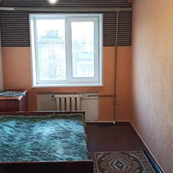 Фото № 6998 Продам 2х комн. квартиру в р-не маг. "Планета"