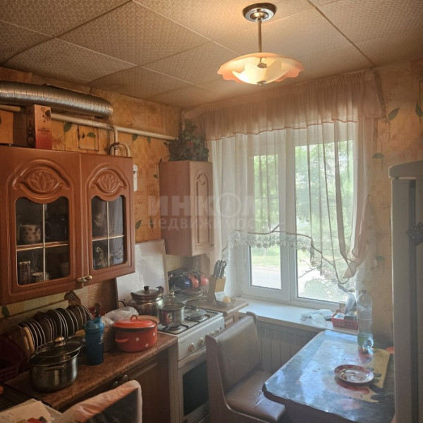 Продам 2-х комн квартиру в городе Луганск квартал ГБК