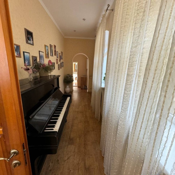 Фото Продам 2-х этажный дом ул. Попова (р-н Оксфорда)