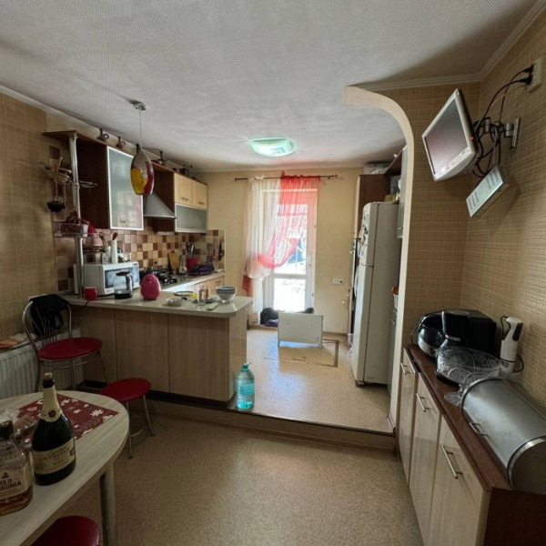 Фото Продам 2-х этажный дом ул. Попова (р-н Оксфорда)