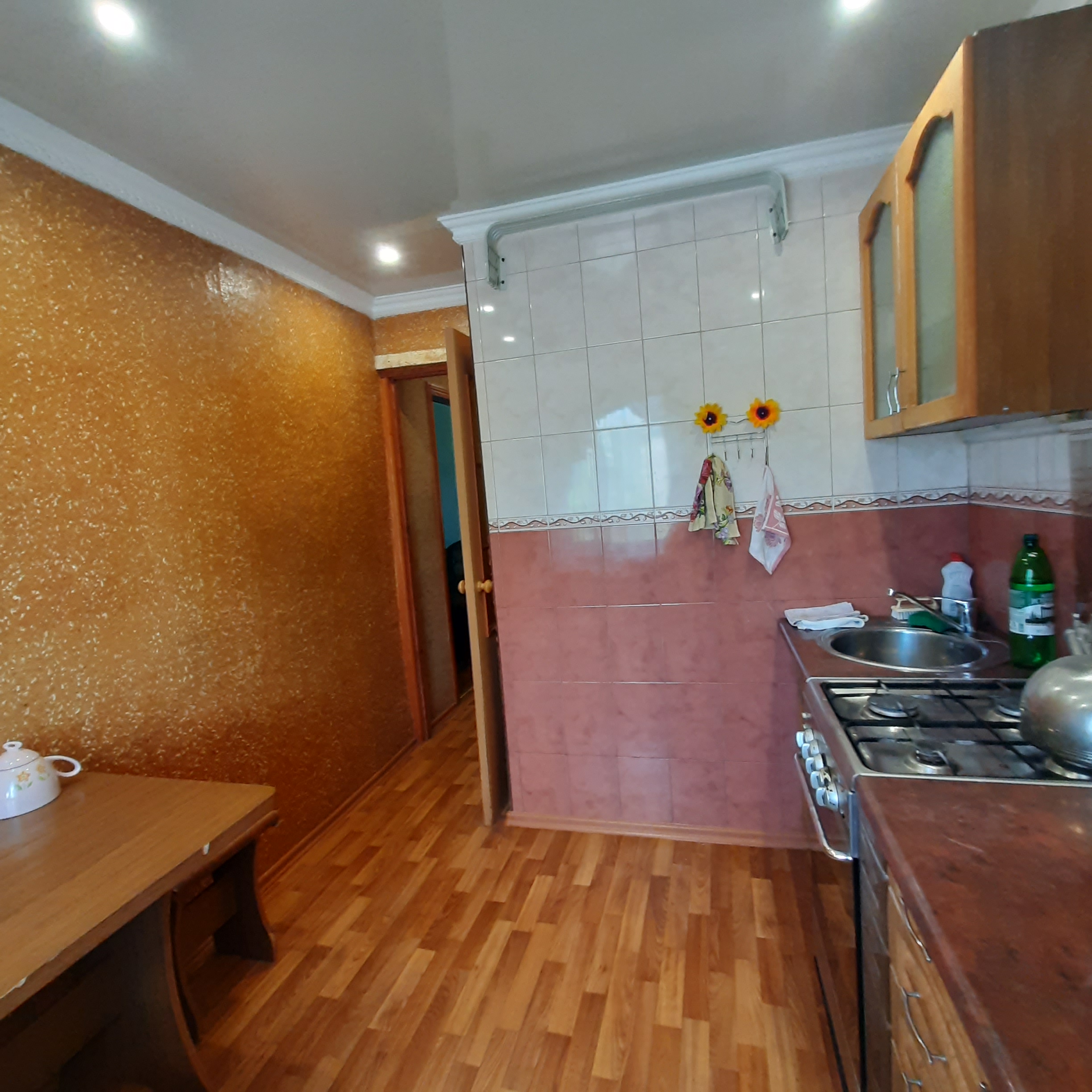 Фото №1110 г. Перевальск. Продаётся 3 комн. кв-ра, ул. Минская