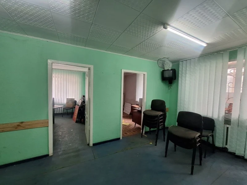 Продаётся 4-комнатная квартира в городе Стаханов, ул. Б. Хмельницкого, д. 49