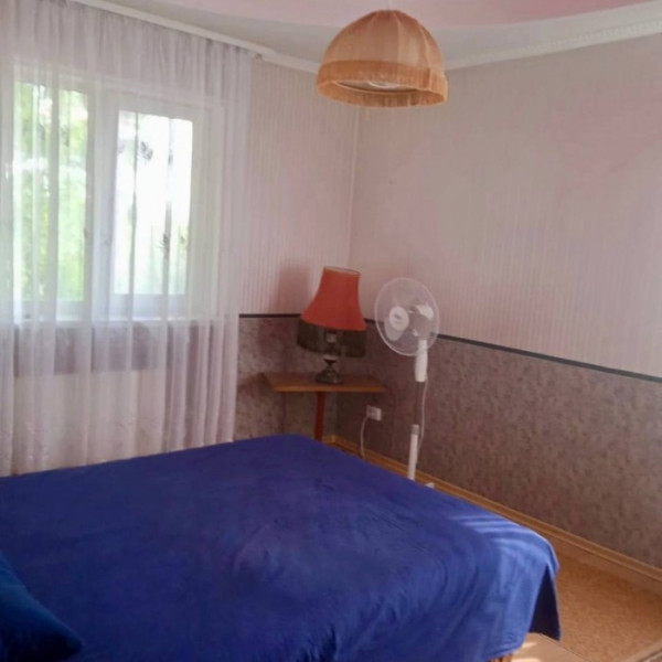 Фото Продаётся двухэтажный дом в г. Красный луч
