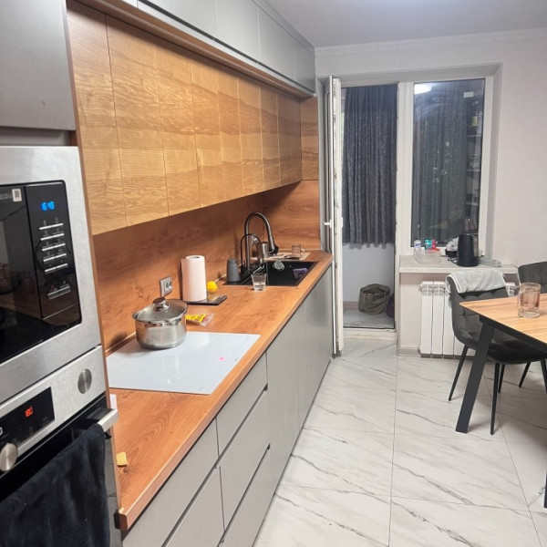 Продам 3к ул. Коцюбинского (Китайская стена)