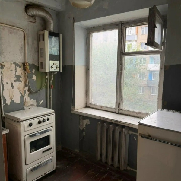 Фото 7489 Продам 1 комн. квартиру в р-не маг. "Айсберг"