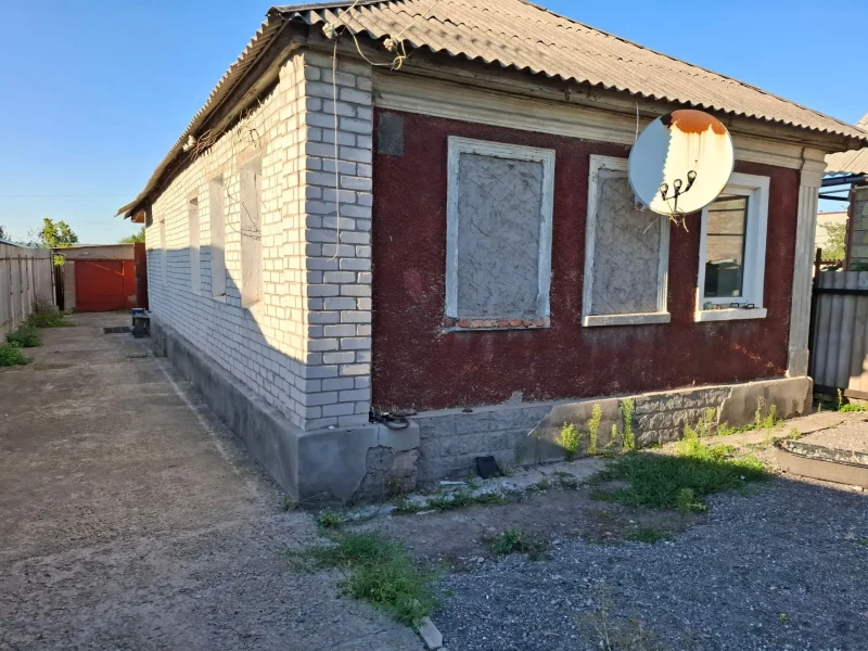 Дом пгт. Екатериновка, ул. Центральная