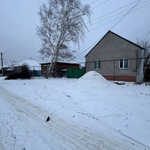 Продам дом в Станице Луганской (р-н кв. Молодежный), площадью 83 м2.