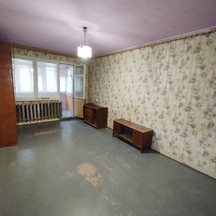 Продам 1- ю квартиру на кв. Солнечном