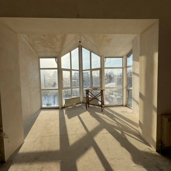 Фото Продам Таунхаус 287м2 в городе Луганск район ЖК ""Оксфорд""