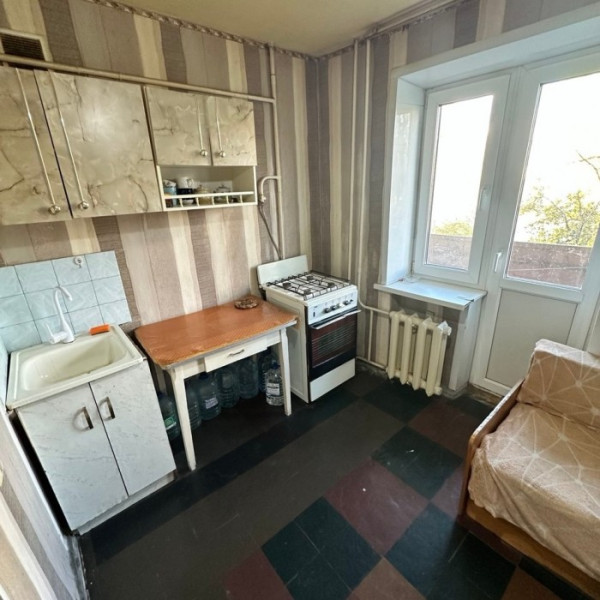 Продам 1-комн квартиру в городе Луганск улица Интернациональная