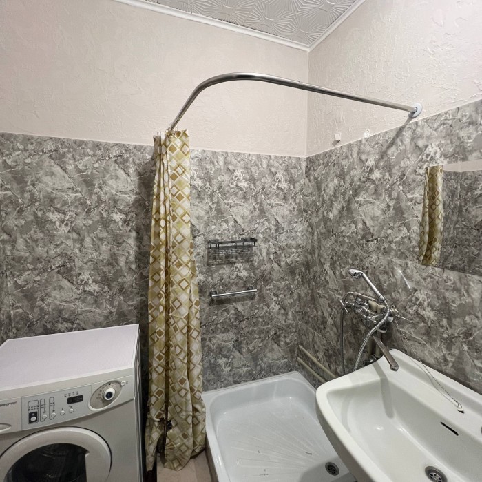 Фото Продам 2-х комн квартиру в Центре г Луганск ул Коцюбинского