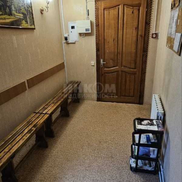 Фото Продам нежилое помещение 54м2 +жилое 34м2 в центре