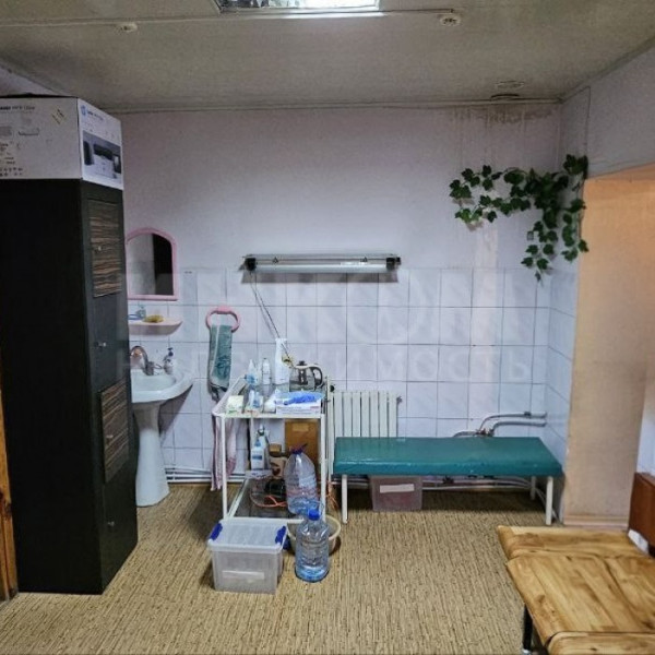Фото Продам нежилое помещение 54м2 +жилое 34м2 в центре