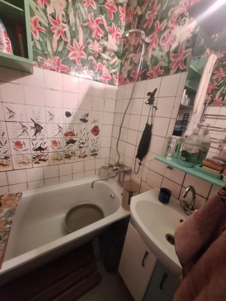 Фото Продаётся 3-комнатная квартира в городе Стаханов, ул. Стаханова, д. 5.