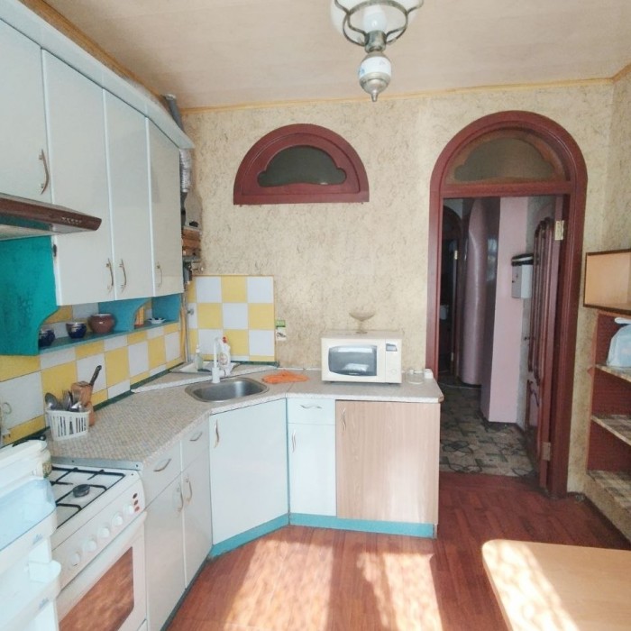 Фото Продам 2-х комнатную квартиру в центре Луганска на площади ВОВ.