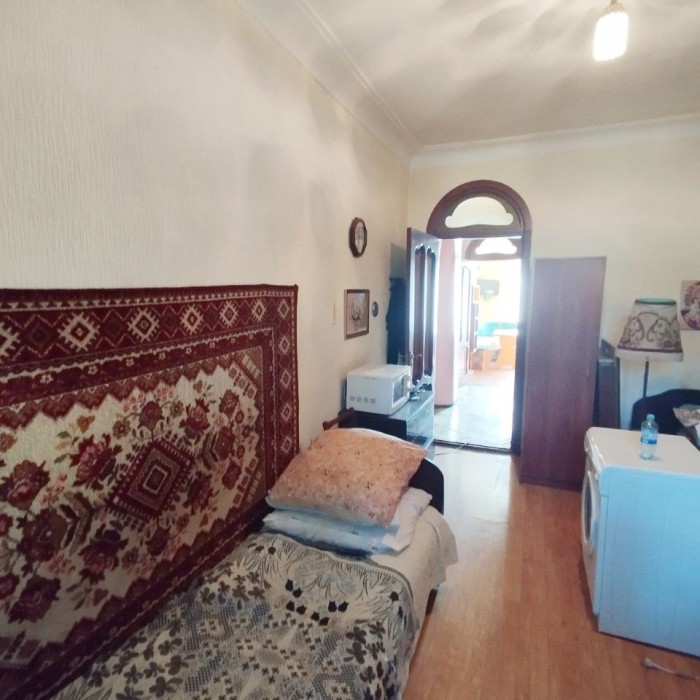Фото Продам 2-х комнатную квартиру в центре Луганска на площади ВОВ.