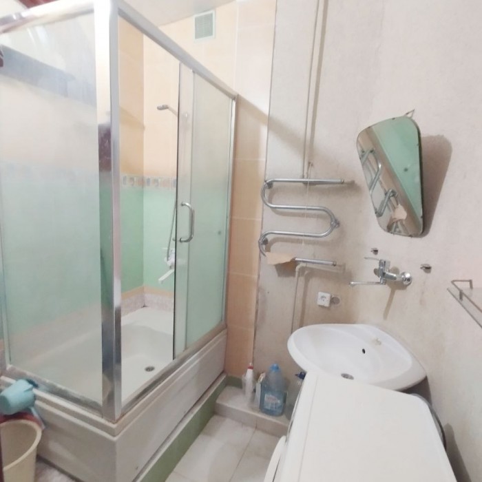 Фото Продам 2-х комнатную квартиру в центре Луганска на площади ВОВ.