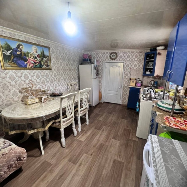 Продам дом средний Камброд р- н магазина «Луганбуд»