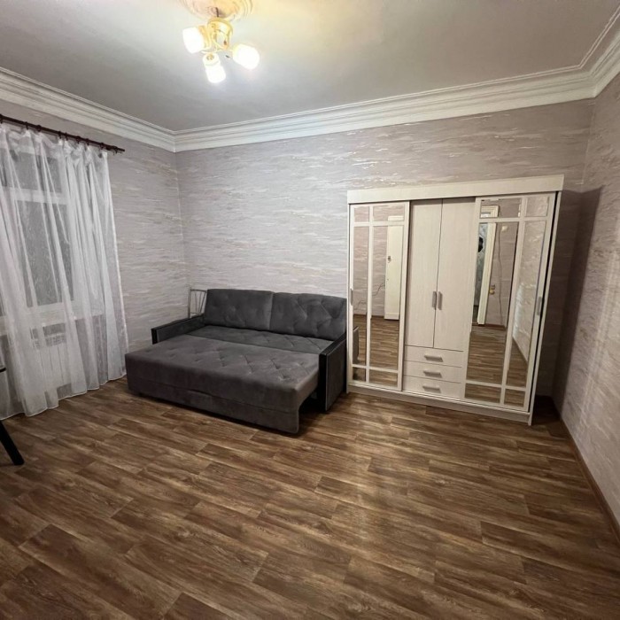Фото Продам уютную 1-комнатную квартиру квартал Алексеева 2/4 этаж (район ресторана «Корона»)