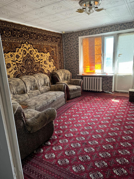 Продается 3-х комнатная квартира в городе Стаханов, ул. Ю. Ленинцев, д. 15.