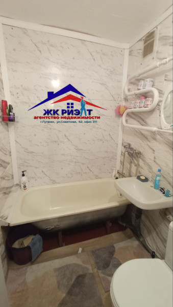 Фото 1 комнатная квартира на кв. Димитрова г. Луганска