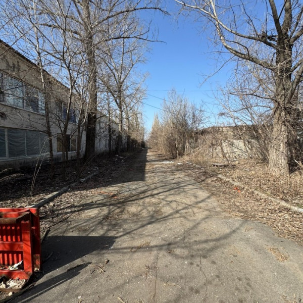 Фото Продам производственные склады в городе Луганск район Таксопарка