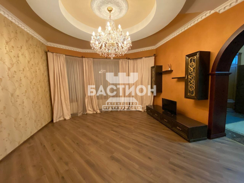 Фото Дом, улица Мухина ID:1990672