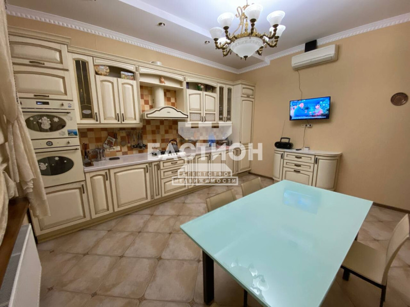 Фото Дом, улица Мухина ID:1990672
