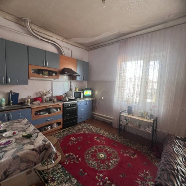 Фото Продам большой добротный дом + капитальный флигель р-н парка первого мая.