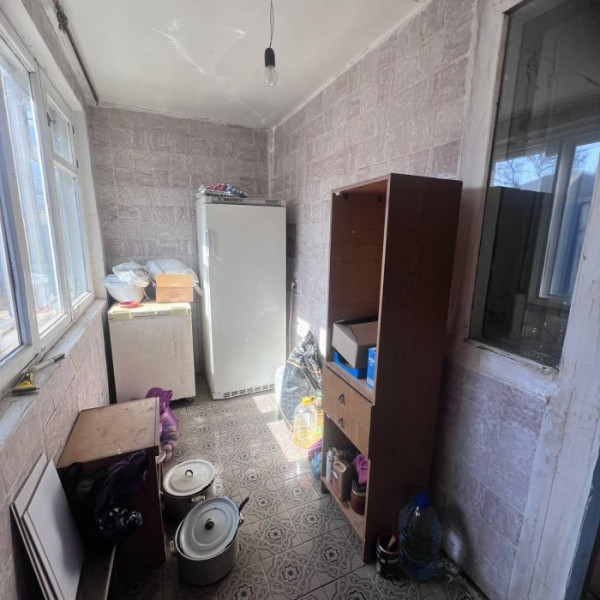 Фото Продам большой добротный дом + капитальный флигель р-н парка первого мая.