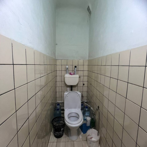 Фото Продам большой добротный дом + капитальный флигель р-н парка первого мая.