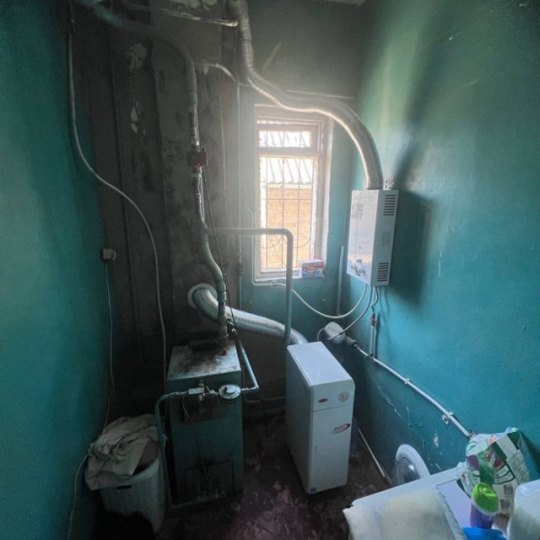 Фото Продам большой добротный дом + капитальный флигель р-н парка первого мая.