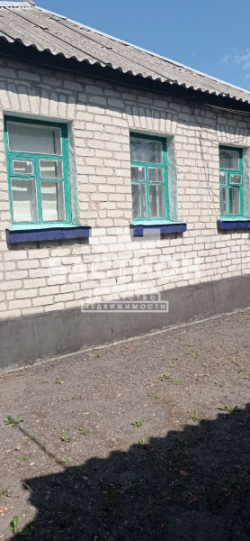 Дом, Россия Муниципальный округ Станично Луганский, село Валуйское улица Советская ID:1917370
