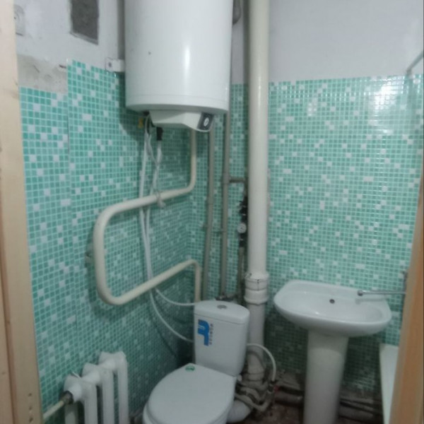 Фото Продам двухкомнатную квартиру в кирпичном доме на кв. Героев Сталинграда