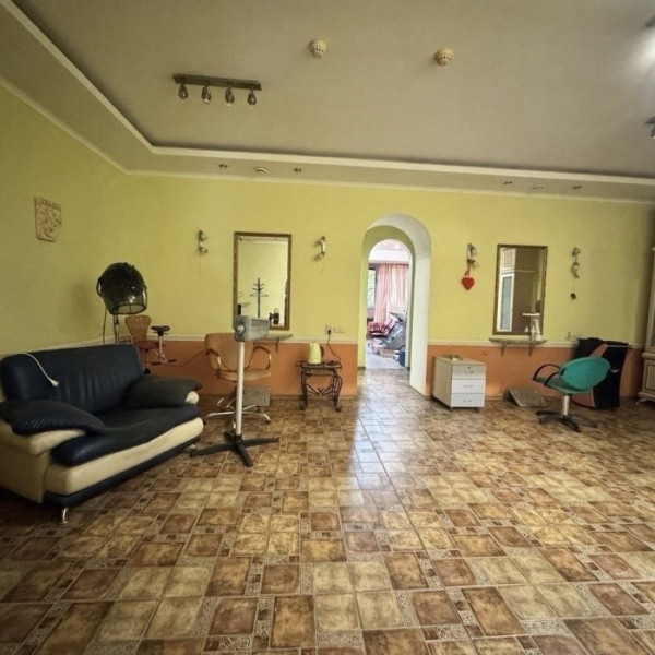 Фото Продам помещение 288 м2 в центре города Луганск