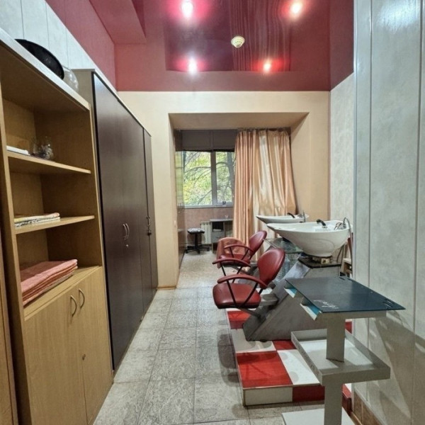 Фото Продам помещение 288 м2 в центре города Луганск