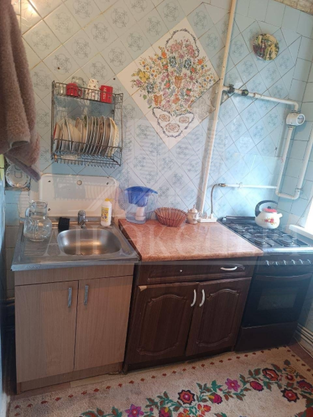 Сдам 4-х комнатную квартиру на длительный срок (Стаханов, ул. Юных Ленинцев, д. 7а)