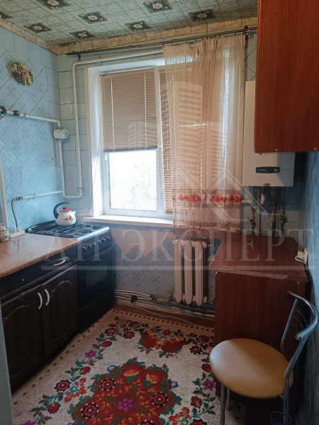 Фото Сдам 4-х комнатную квартиру на длительный срок (Стаханов, ул. Юных Ленинцев, д. 7а)